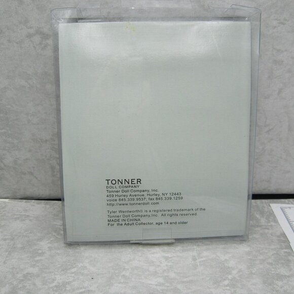 Tonner Matt O'Neill Summer Days Blue Plaid Shirt, for 17" Male Fashion Doll "NEW - Picture 3 of 9